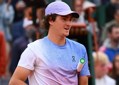 João Fonseca estreou com vitória no Roland Garros