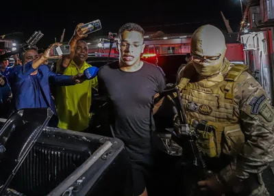 Lokinho conduzido por policiais