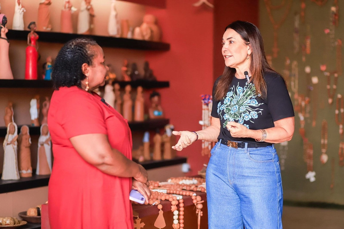 Margarete Coelho, pré-candidata ao Governo do Estado do Piauí, durante visita ao Polo Cerâmico, em Teresina