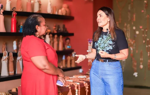 Margarete Coelho, pré-candidata ao Governo do Estado do Piauí, durante visita ao Polo Cerâmico, em Teresina