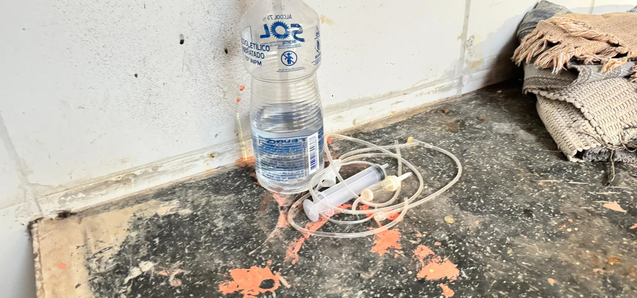 Material encontrado em um dos locais
