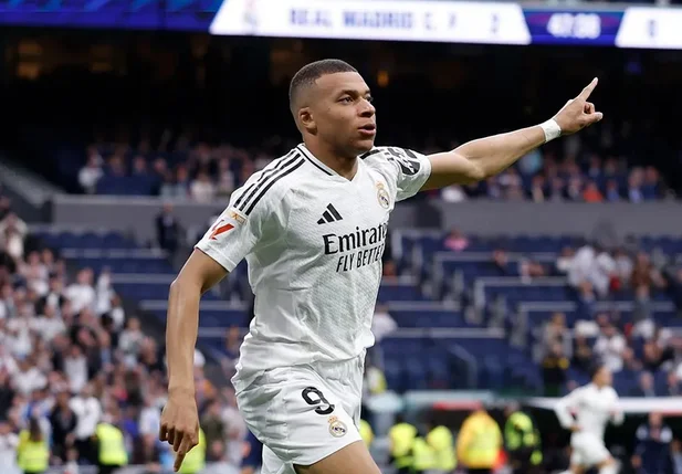 Mbappé comemora diante do Celta de Vigo