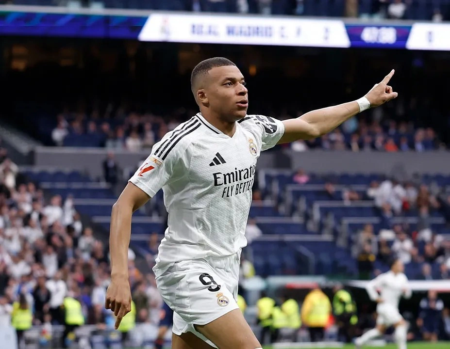 Mbappé comemora diante do Celta de Vigo