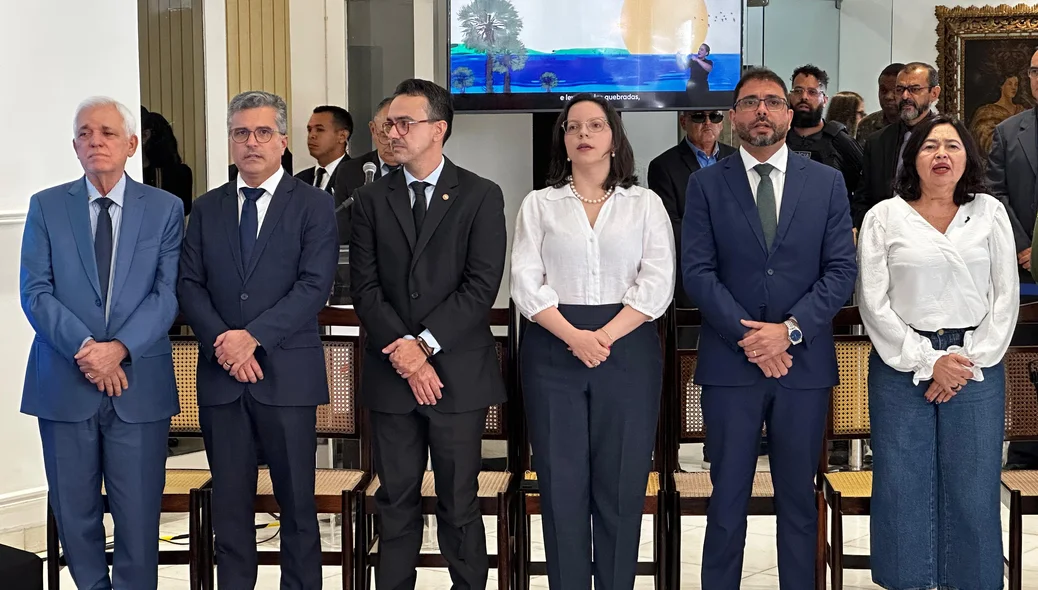 Mesa de honra da solenidade