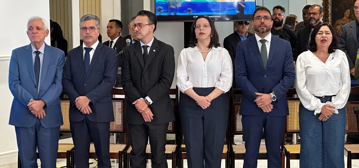 Mesa de honra da solenidade