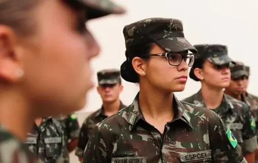 Militares mulheres