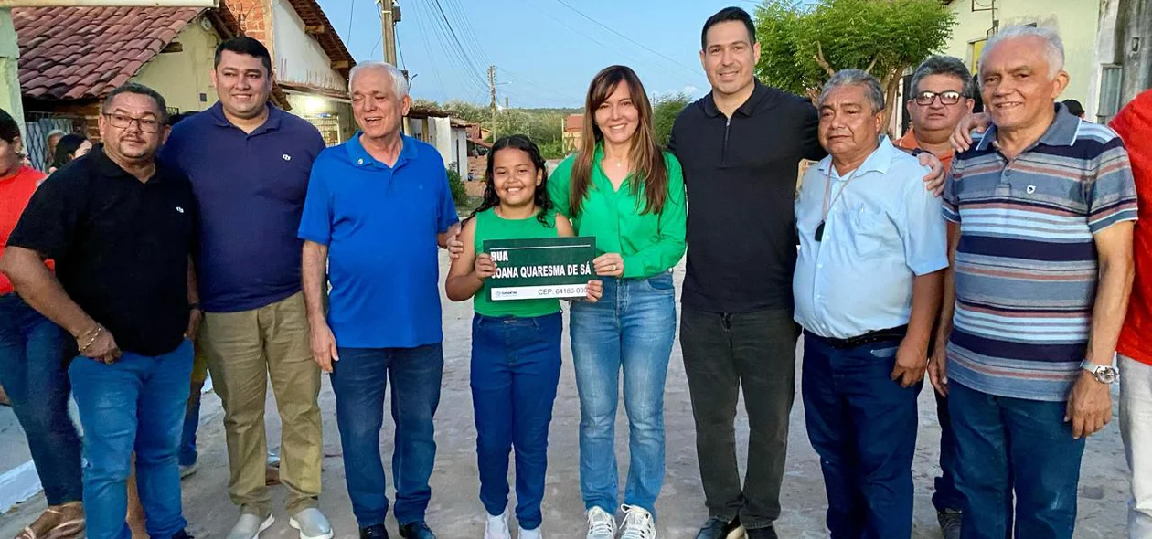 Momento da entrega de obras