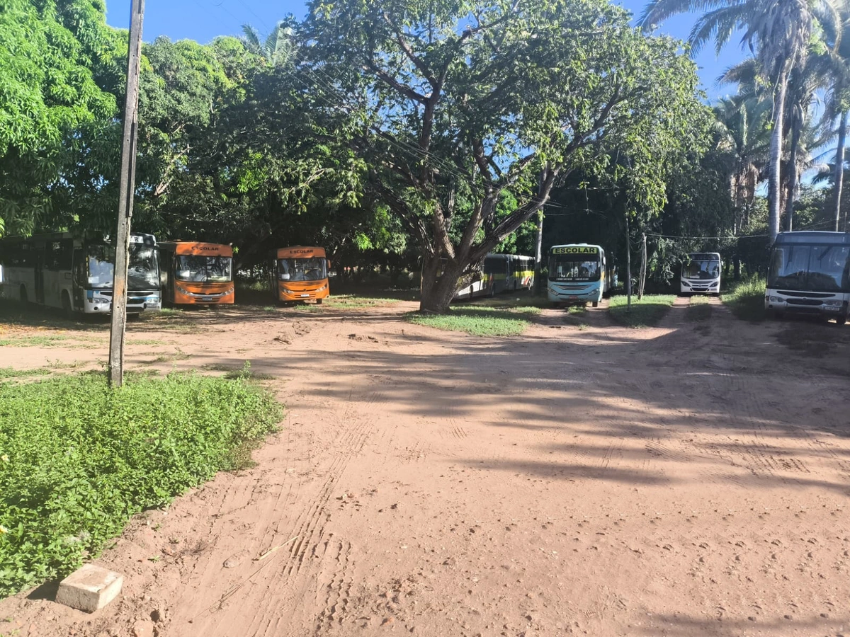 Motoristas da Marvão Serviços cruzam os braços e deixam alunos sem transporte escolar em Teresina