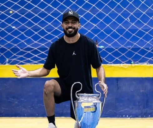 Saiba quem é o treinador de futsal acusado de estuprar adolescentes
