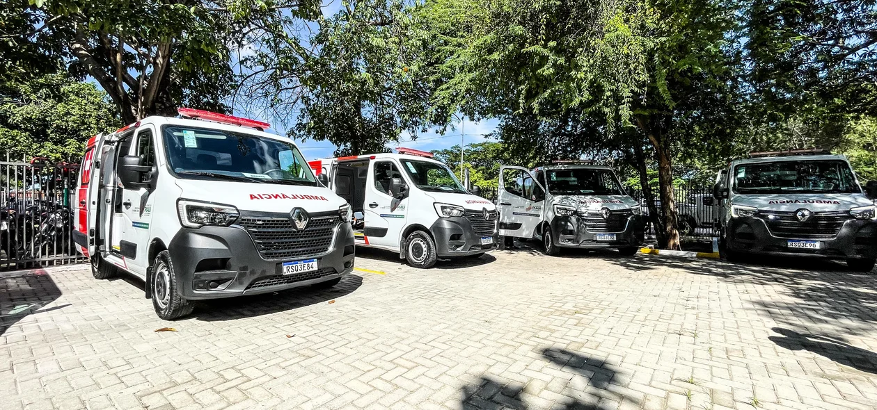 Nove ambulâncias foram entregues
