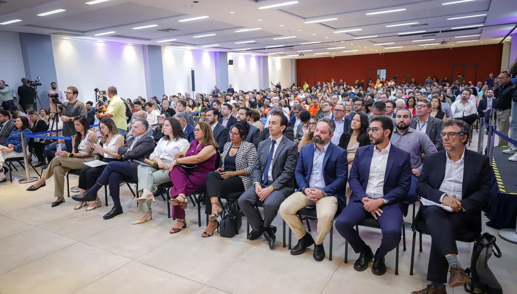 O encontro reuniu gestores públicos, representantes da academia, startups e técnicos do governo