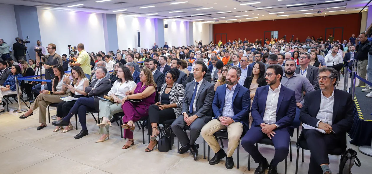O encontro reuniu gestores públicos, representantes da academia, startups e técnicos do governo