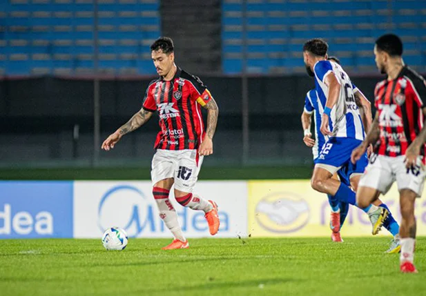 O Leão derrotou o time uruguaio por 1 a 0, em Montevidéu