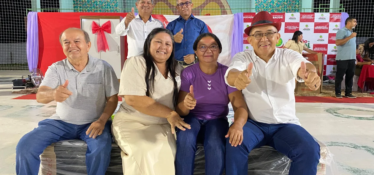 O prefeito Abdoral Melo esteve presente