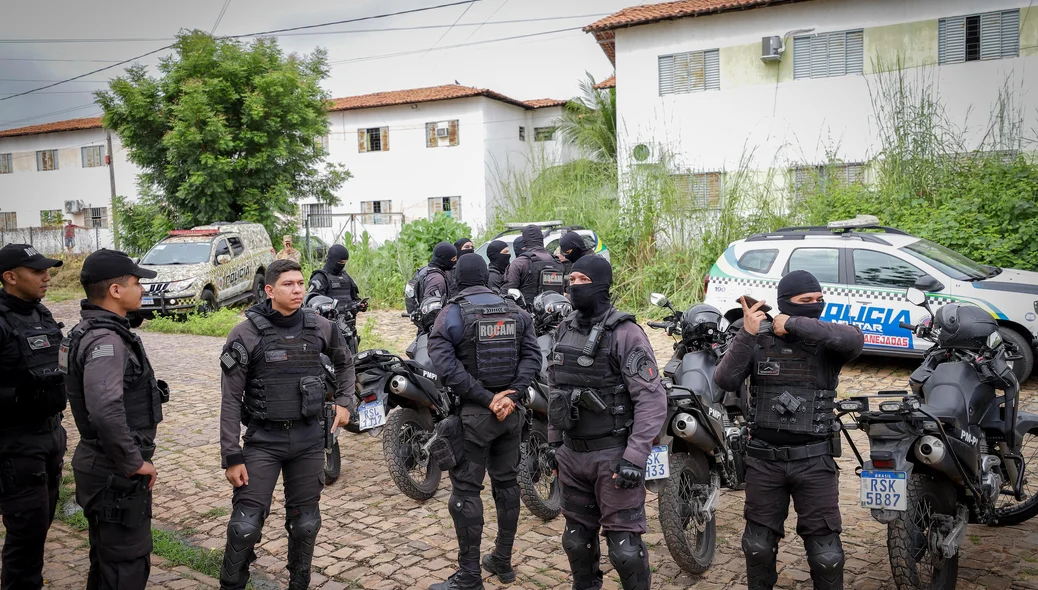 Operação contou com apoio da PM