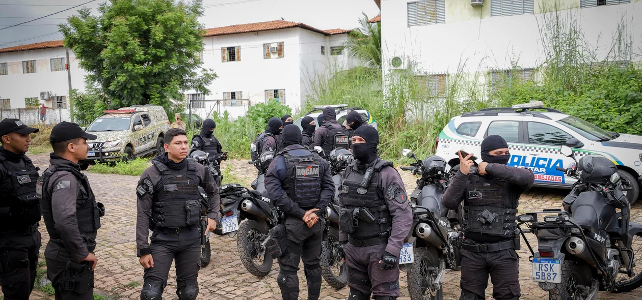 Operação contou com apoio da PM