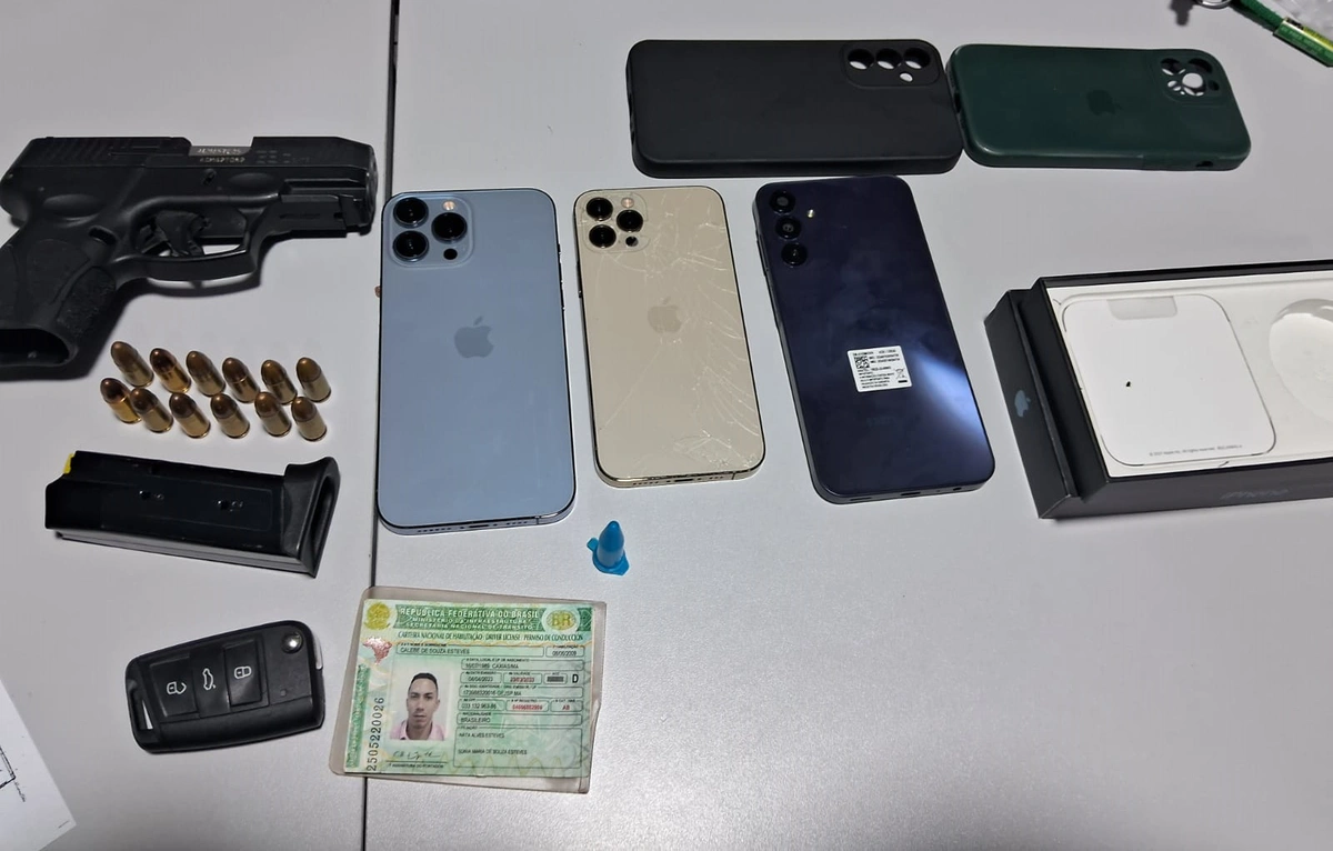 Pistola e celulares apreendidos durante abordagem na Ponte Metálica
