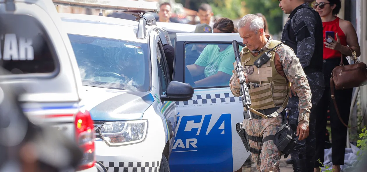 Policial foi desarmado após negociações