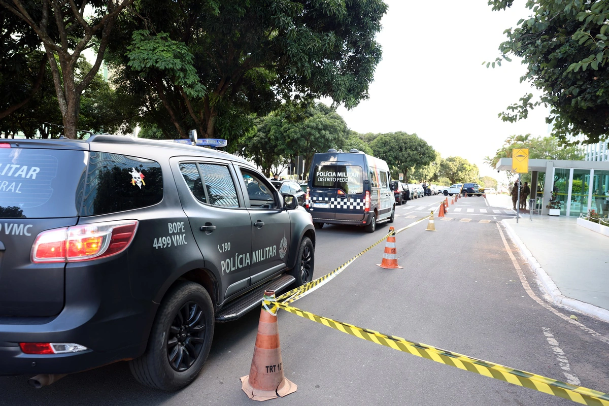 Prédio do Ministério do Desenvolvimento Social foi isolado após ameaça de bomba
