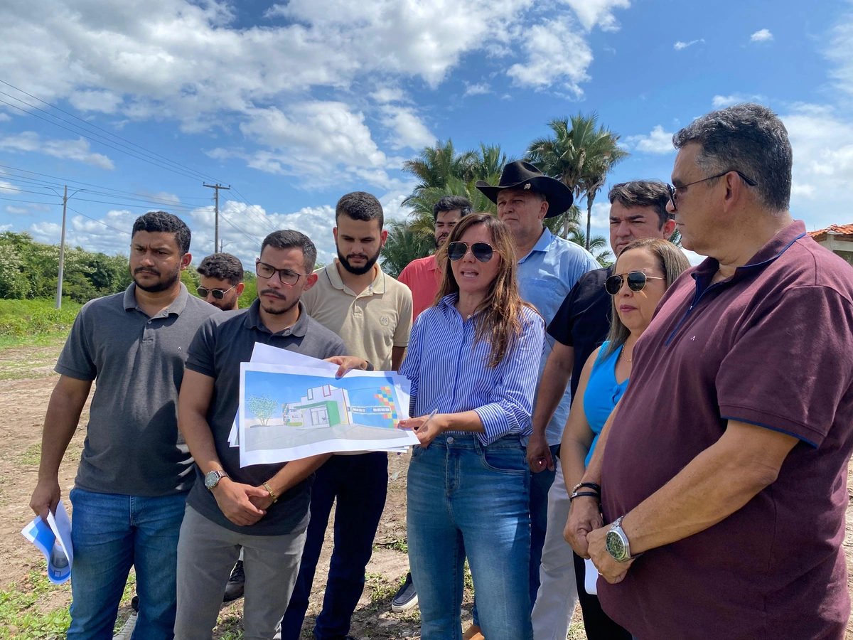 Prefeita Ivanária Sampaio e equipe