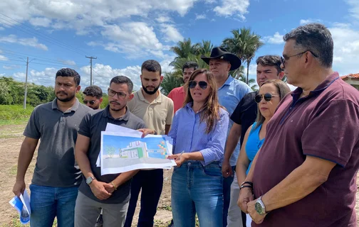Prefeita Ivanária Sampaio e equipe
