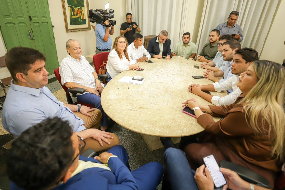 Prefeito de Teresina, Sílvio Mendes, se reuniu com os vereadores da capital tratar do rombo bilionário