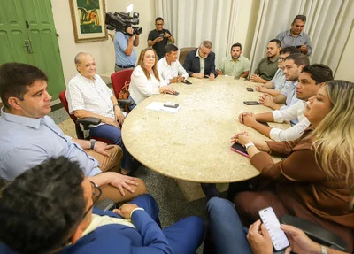 Prefeito de Teresina, Sílvio Mendes, se reuniu com os vereadores da capital tratar do rombo bilionário