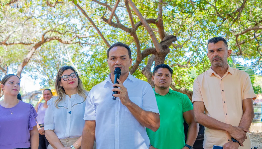 Prefeito flando durante o evento