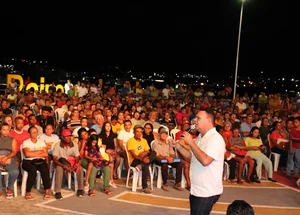 Prefeito Rogério Castro no lançamento do programa de regularização fundiária