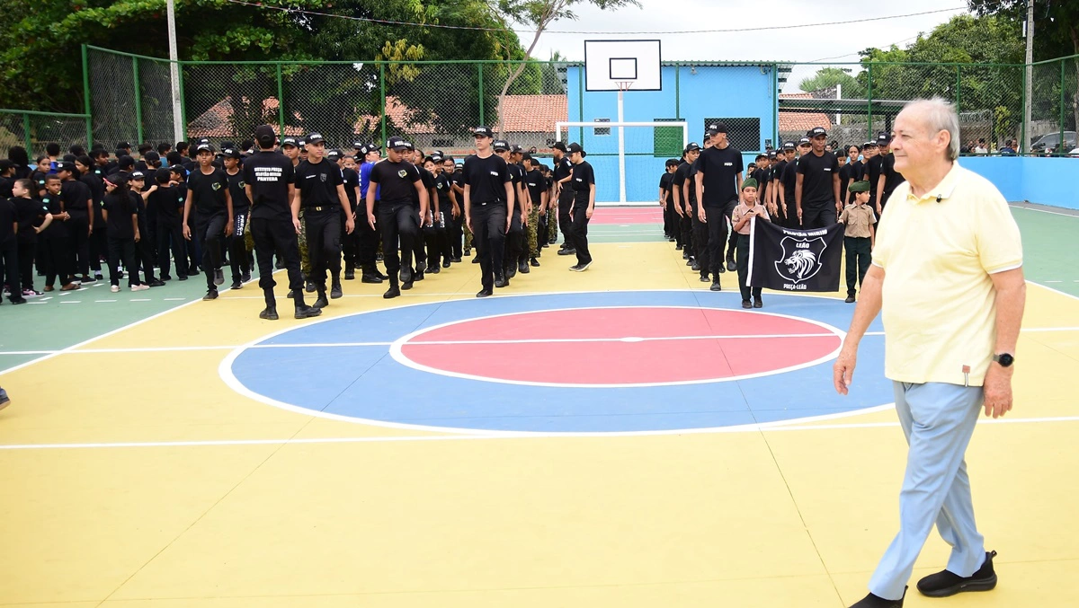 Prefeito Silvio Mendes inaugura quadra poliesportiva na Santa Maria da Codipi