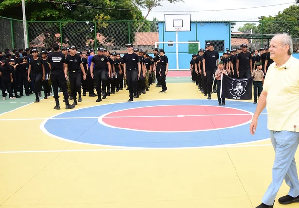 Prefeito Silvio Mendes inaugura quadra poliesportiva na Santa Maria da Codipi