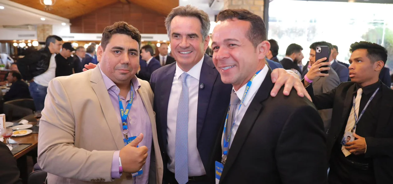 Prefeitos de diferentes partidos se reuniram com senador Ciro Nogueira