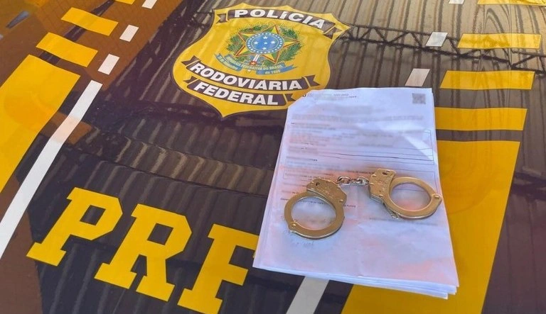 PRF cumpre mandado de prisão por pensão alimentícia