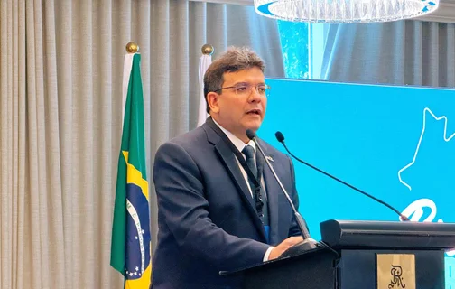 Rafael Fonteles conduz apresentação de 16 projetos no Catar