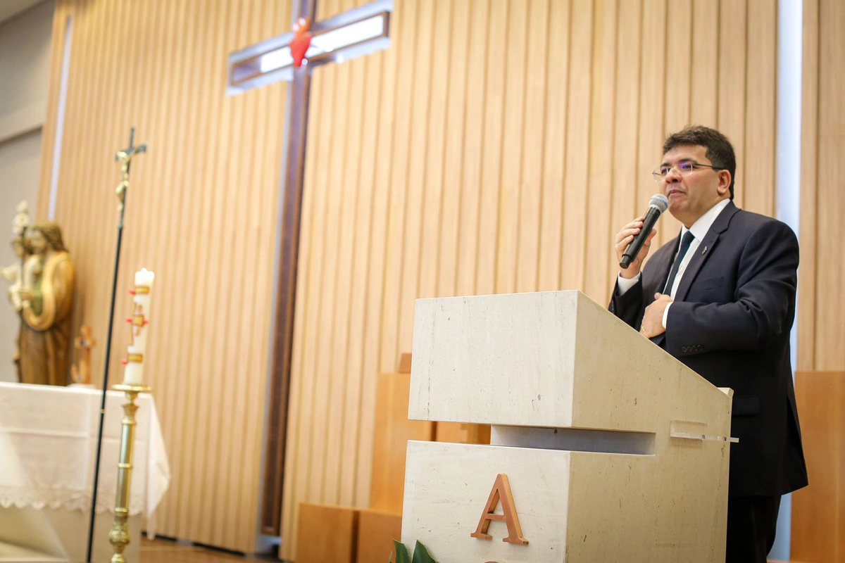 Rafael Fonteles durante Missa de Ação de Graças por seu aniversário