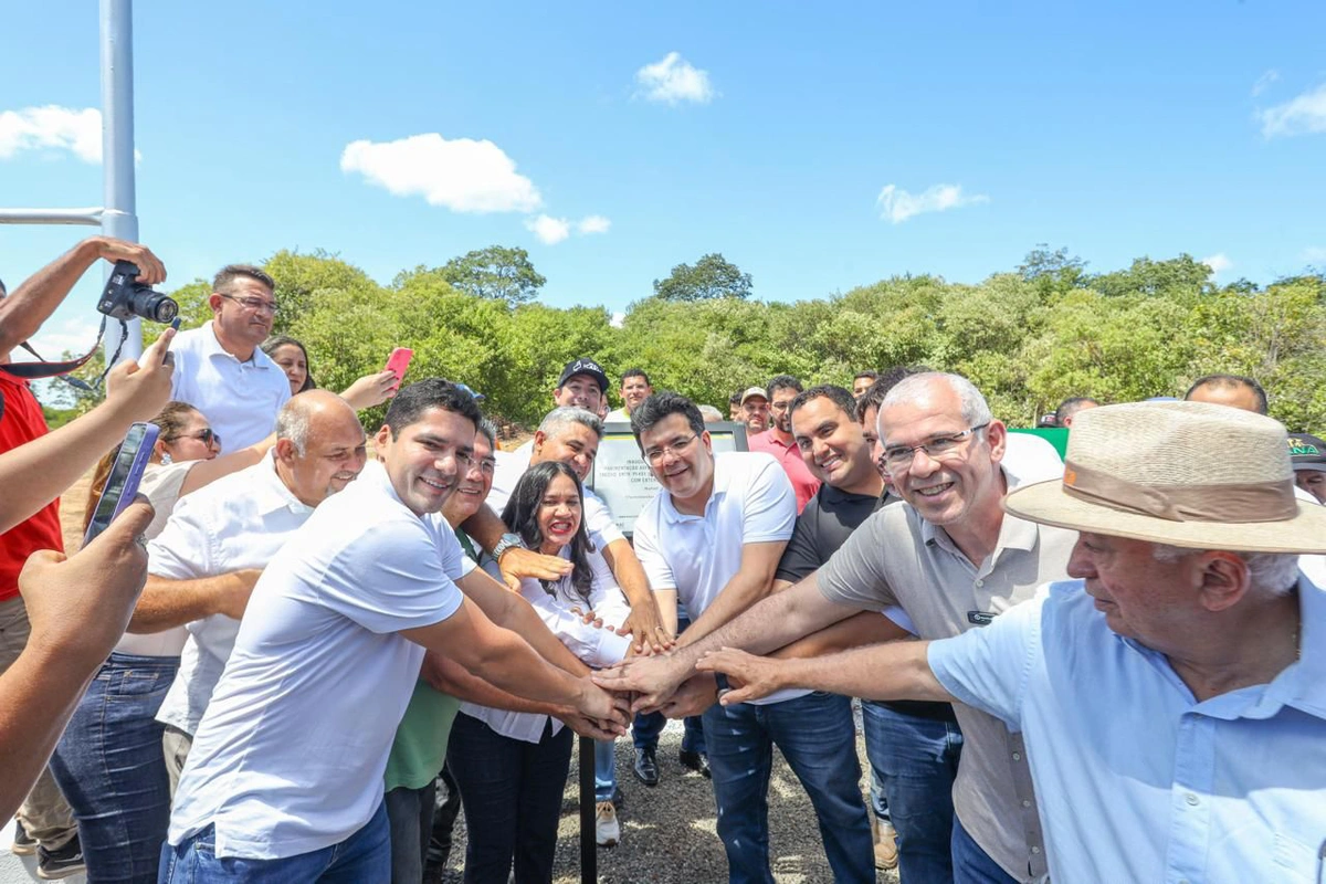 Rafael Fonteles e Leonardo Sobral inauguram obras no Norte do Piauí