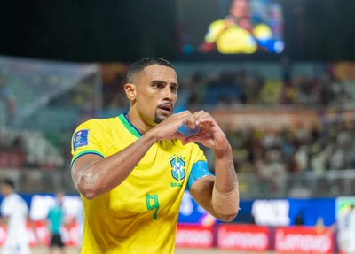 Rodrigo fez o primeiro gol do Brasil na Copa do Mundo de futebol de areia de 2025