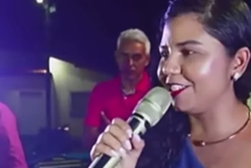 Secretária sorteia a própria mãe em festa do Dia das Mães em Rondônia
