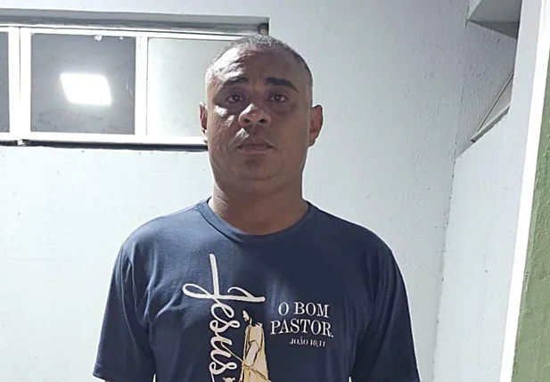 Sigisnando Araújo Melo, de 40 anos