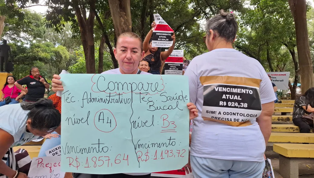 Sindserm organizou assembleia seguida de manifestação