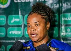 Treinadora Renata Costa