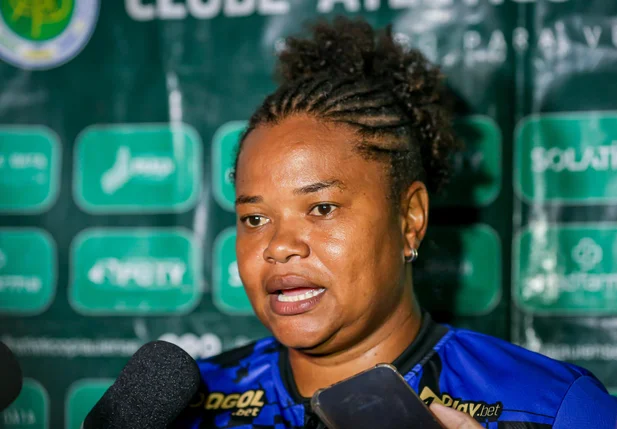 Treinadora Renata Costa