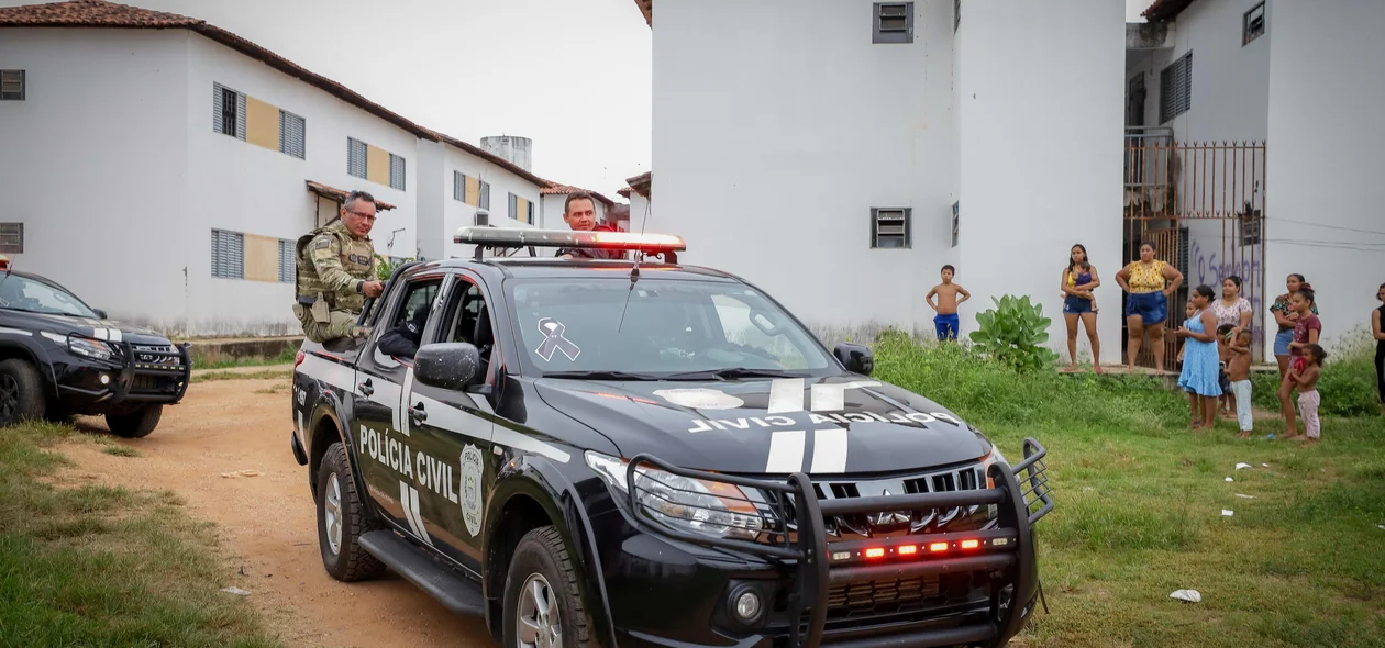 Viatura da Polícia Civil