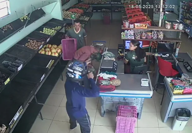 Vídeo mostra assalto em um mercadinho no bairro Novo Horizonte, em Santa Filomena