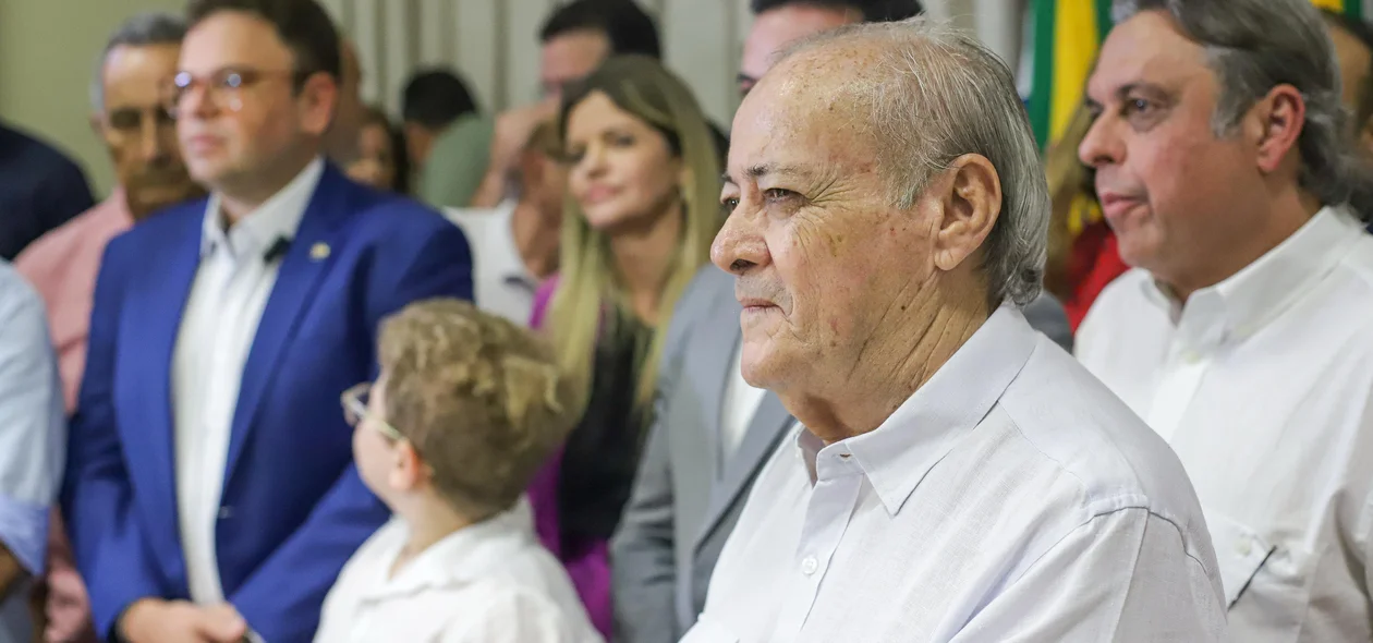 A cerimônia ocorreu na tarde desta segunda