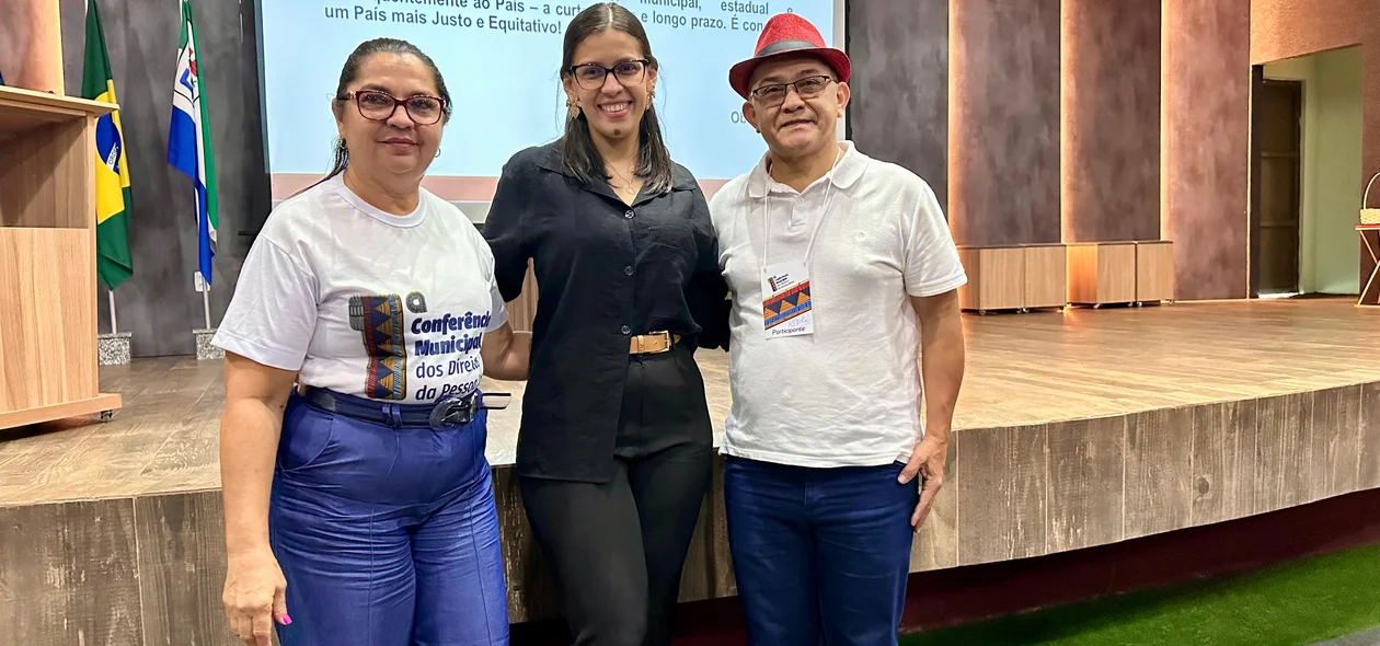 A conferência foi conduzida pela palestrante Erica Gois
