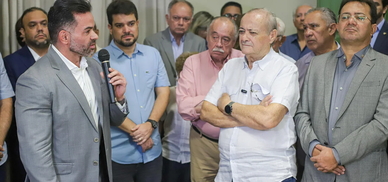 A posse ocorreu no Palácio da Cidade