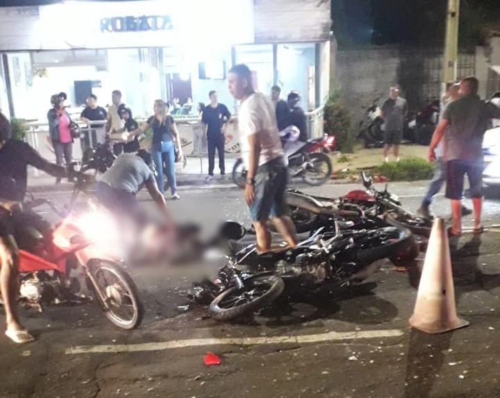 Acidente na Avenida Centenário deixou duas pessoas feridas