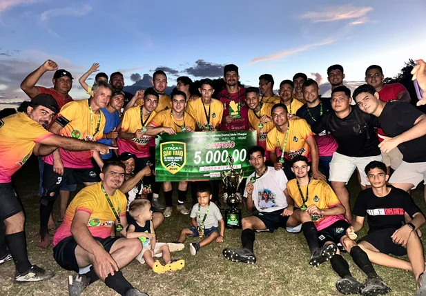 Arena Coliseu conquista o título de campeã da Taça São João de Futebol Amador