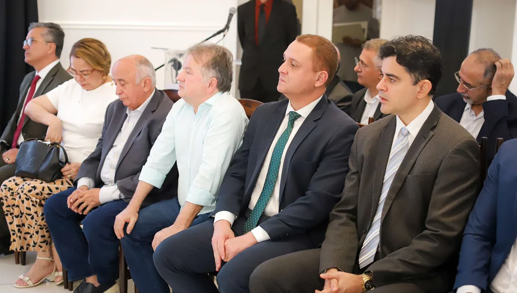 Autoridades no evento